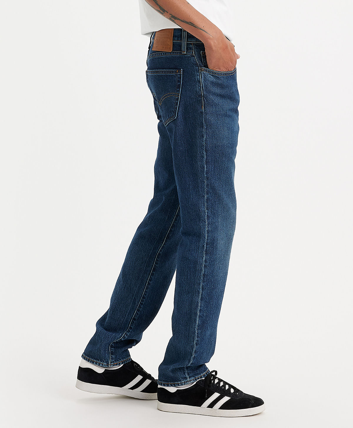 Vintage Levis 560 Jeans: Faded Blue Denim, Loose Fit (W26 L29.5 